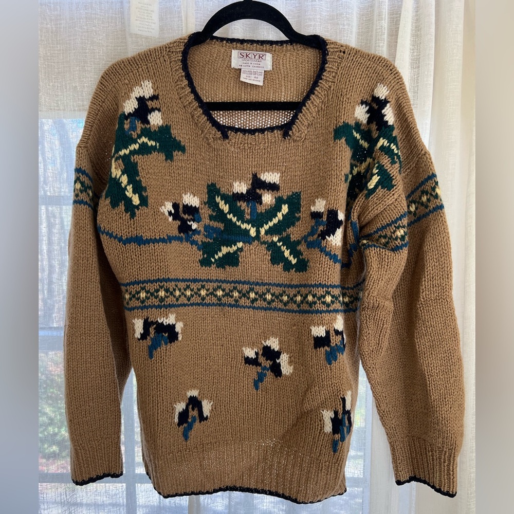Skyr wool sweater